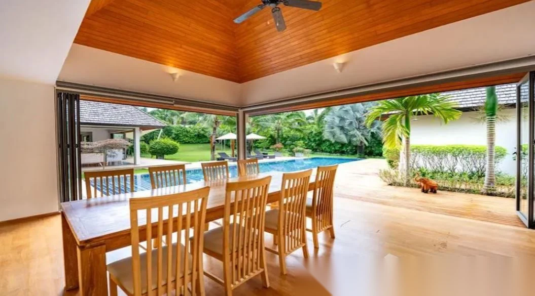 Вилла 4BR в комплексе Layan Hills Estate · Си Сунтон · Вид на бассейн — фото 10