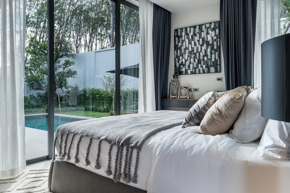 3 Bedroom Villa for rent at Botanica Modern Loft complex · Si Sunthon · Pool View — photo 3