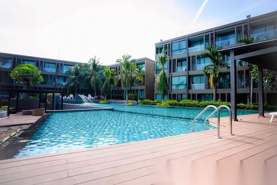 Апартаменты студия в ЖК The Pixels Cape Panwa Condo · Вичит · Вид на бассейн — фото 5