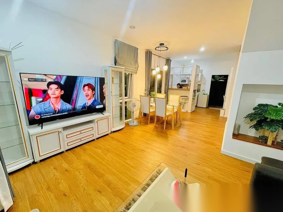 Дом 2BR в комплексе Smileville X2 Bang Jo · Си Сунтон · Вид в сад — фото 2