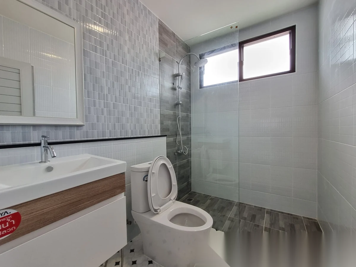 3 Bedroom Villa for rent at Baan Suan Neramit 5 complex · Si Sunthon · Pool View — photo 3