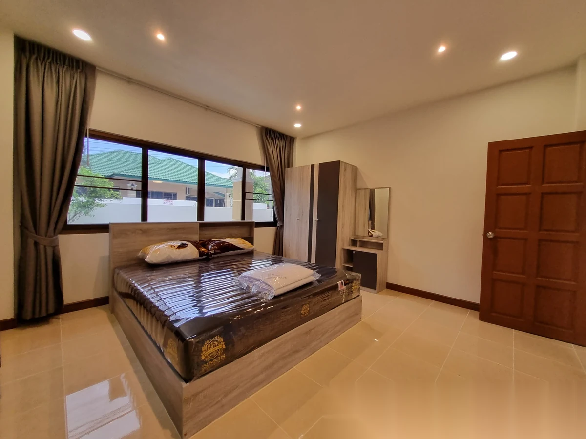 3 Bedroom Villa for rent at Baan Suan Neramit 5 complex · Si Sunthon · Pool View — photo 9
