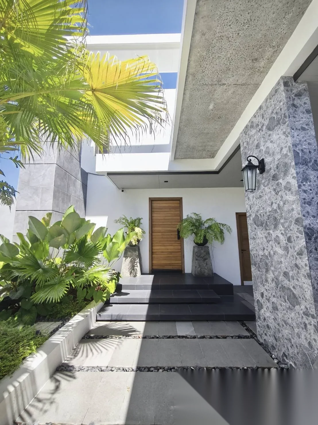 4 Bedroom Villa for sale · Pool View — photo 17