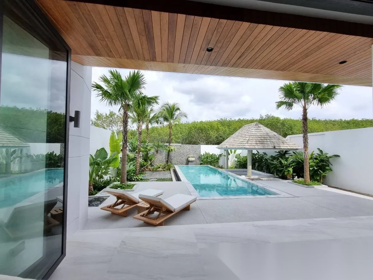4 Bedroom Villa for sale · Pool View — photo 21