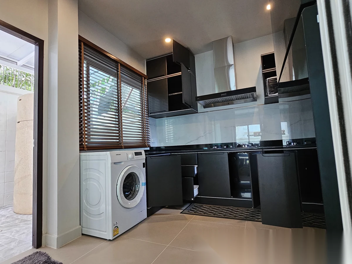 Дом 3BR в комплексе Supalai Bella Thalang Phuket · Теп Красаттри · Вид в сад — фото 3