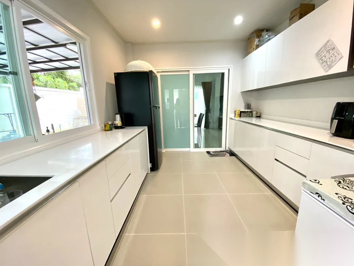 5 Bedroom House for rent at Supalai Bella Thalang Phuket complex · Thep Krasattri · Garden View — photo 6