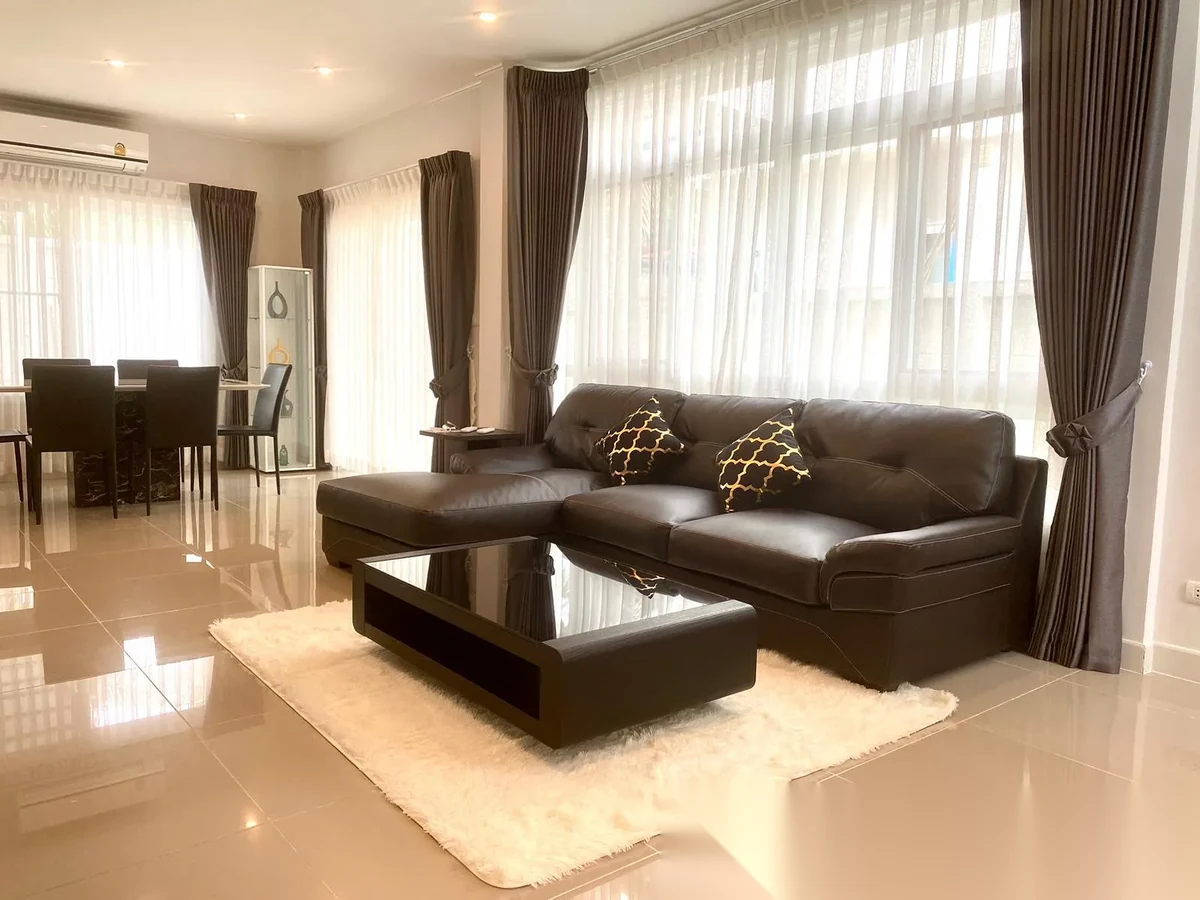 5 Bedroom House for rent at Supalai Bella Thalang Phuket complex · Thep Krasattri · Garden View — photo 7
