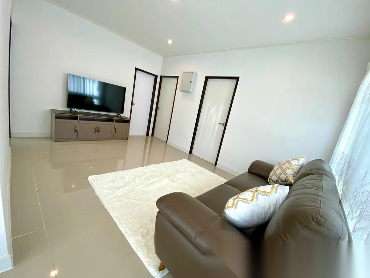 5 Bedroom House for rent at Supalai Bella Thalang Phuket complex · Thep Krasattri · Garden View — photo 8