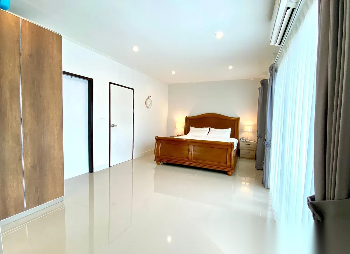 5 Bedroom House for rent at Supalai Bella Thalang Phuket complex · Thep Krasattri · Garden View — photo 11