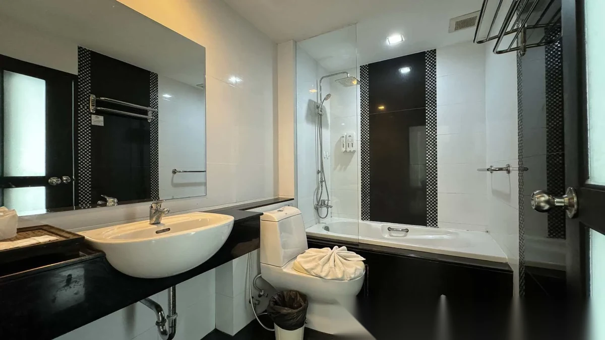 2 Bedroom Apartment for rent at Phuket Seaview Resotel complex · Rawai · Pool View — photo 10