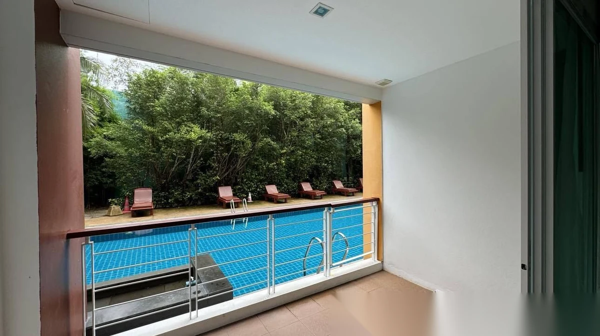 Апартаменты 2BR в ЖК Phuket Seaview Resotel · Раваи · Вид на бассейн — фото 5