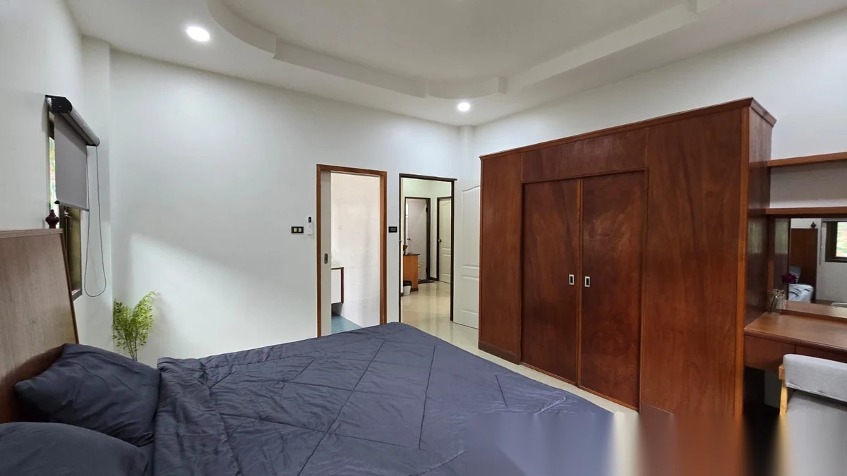 Дом 3BR в комплексе Baan Suan Yu Charoen 1 · Си Сунтон · Вид в сад — фото 5