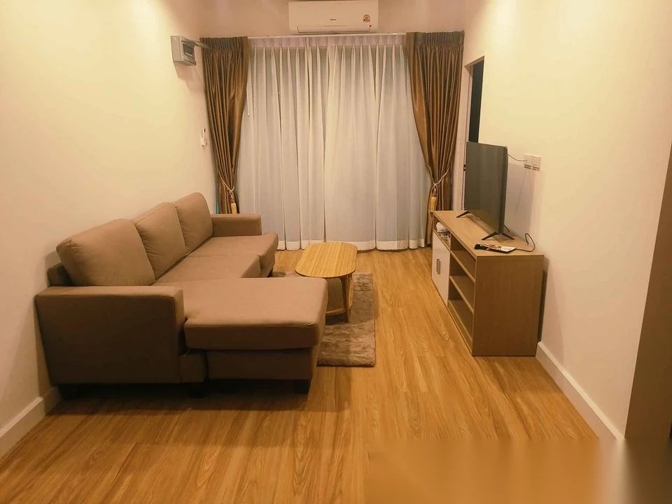Таунхаус 2BR в комплексе Redwood House Yachan · Теп Красаттри · Вид в сад — фото 2