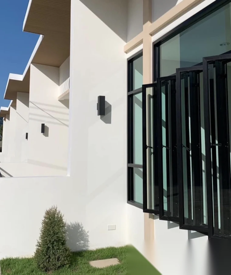 Таунхаус 2BR в комплексе Redwood House Yachan · Теп Красаттри · Вид в сад — фото 9