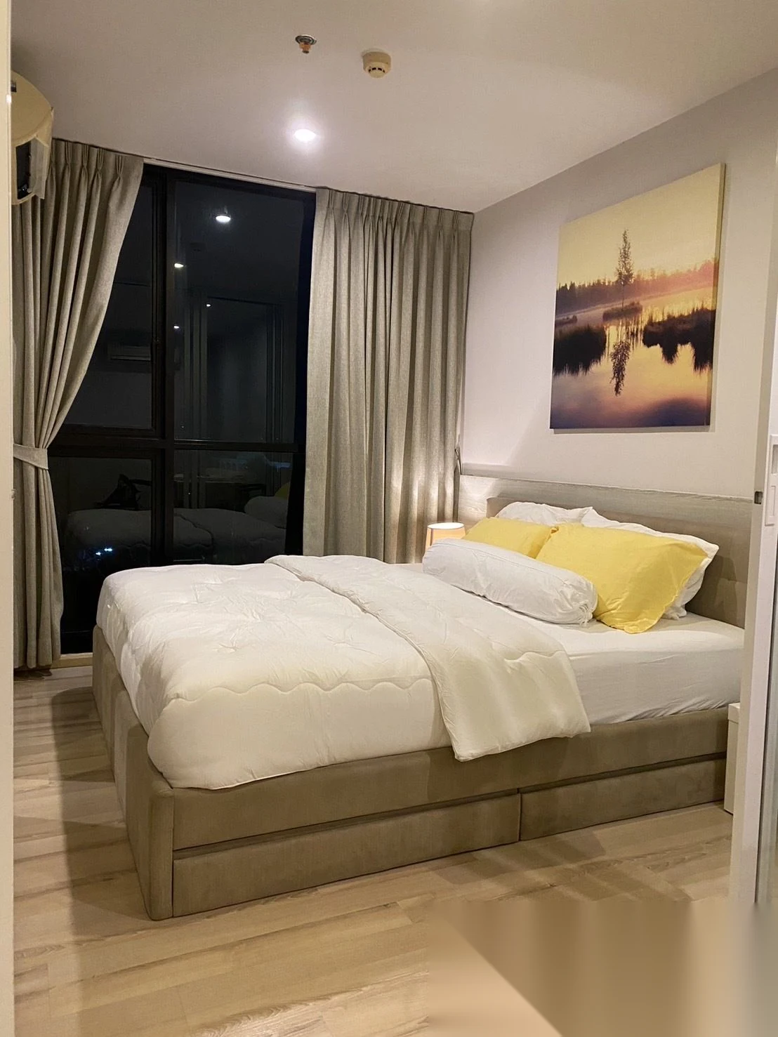 Апартаменты 1BR в ЖК The Base Height · Пхукет-таун · Вид на бассейн — фото 4