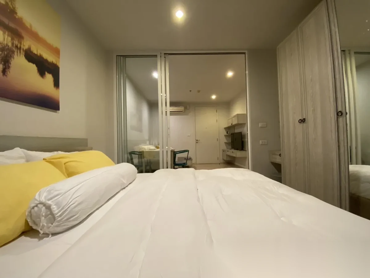 Апартаменты 1BR в ЖК The Base Height · Пхукет-таун · Вид на бассейн — фото 12
