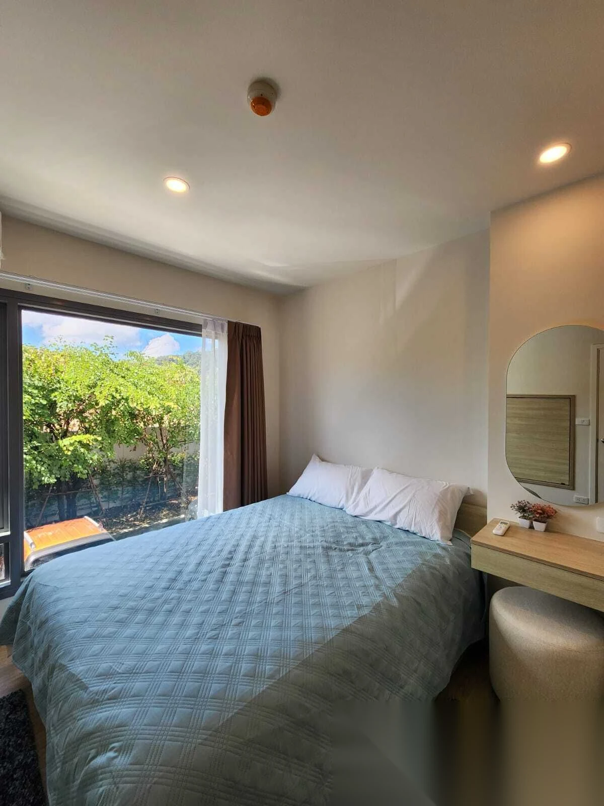 Апартаменты 1BR в ЖК Phyll Phuket by Central Pattana · Вичит · Выход к бассейну — фото 5