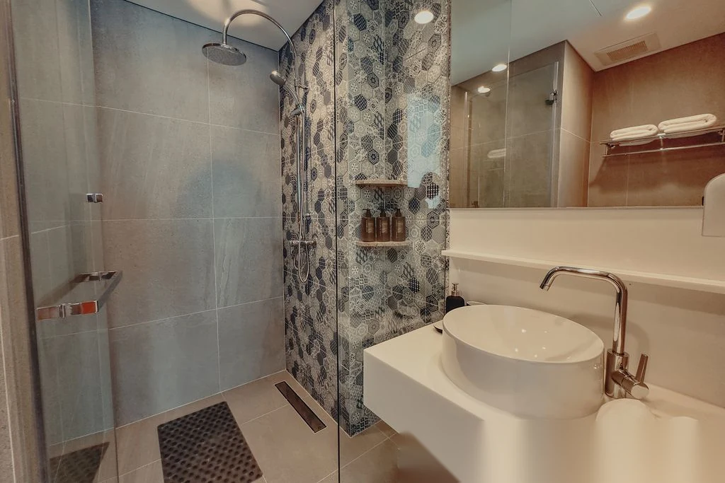 2 Bedroom Apartment for rent at Laguna Lakeside complex · Choeng Thale · Partial Sea View — photo 5