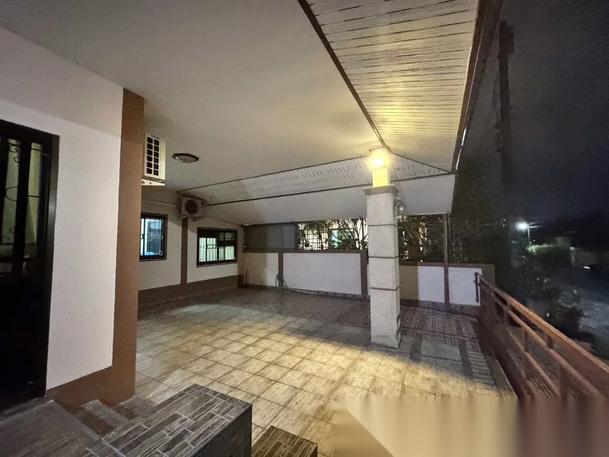 3 Bedroom House for rent at Baan Suan Neramit 5 complex · Si Sunthon · Garden View — photo 5