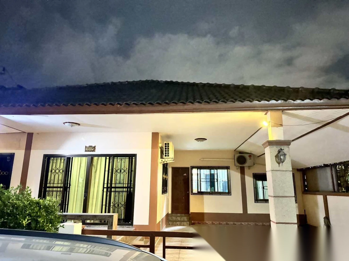 3 Bedroom House for rent at Baan Suan Neramit 5 complex · Si Sunthon · Garden View — photo 11