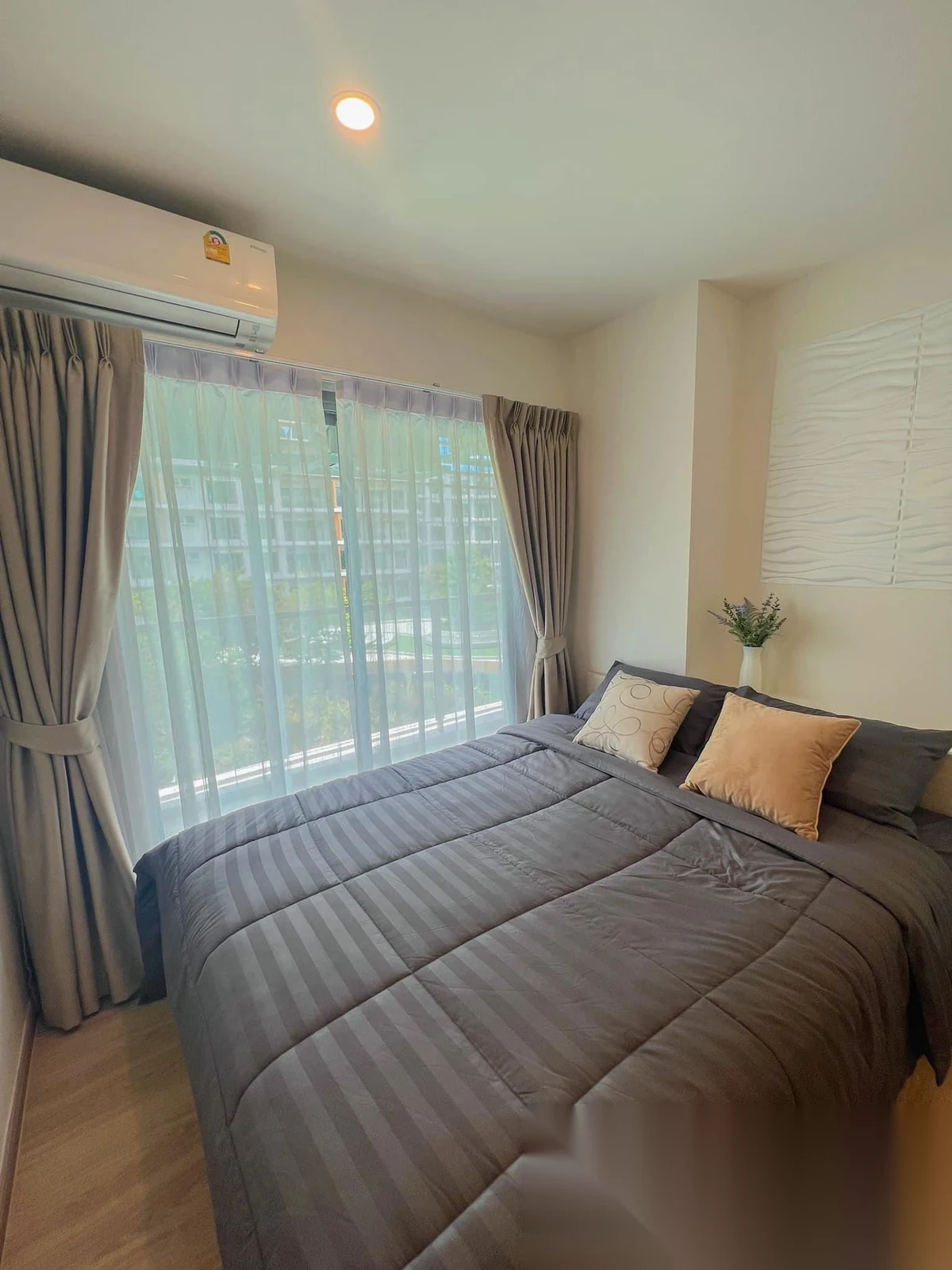 Апартаменты 2BR в ЖК Phyll Phuket by Central Pattana · Вичит · Вид на бассейн — фото 4