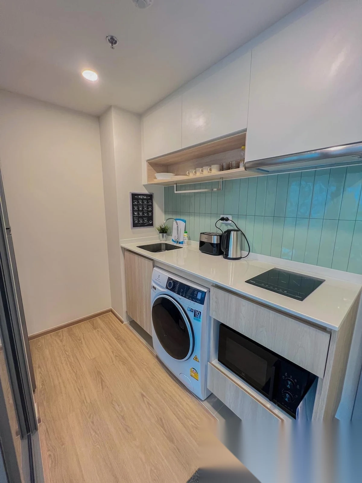 Апартаменты 2BR в ЖК Phyll Phuket by Central Pattana · Вичит · Вид на бассейн — фото 6