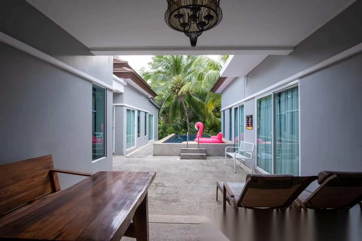 4 Bedroom Villa for rent at De Palm Pool Villa complex · Thep Krasattri · Lake View — photo 2