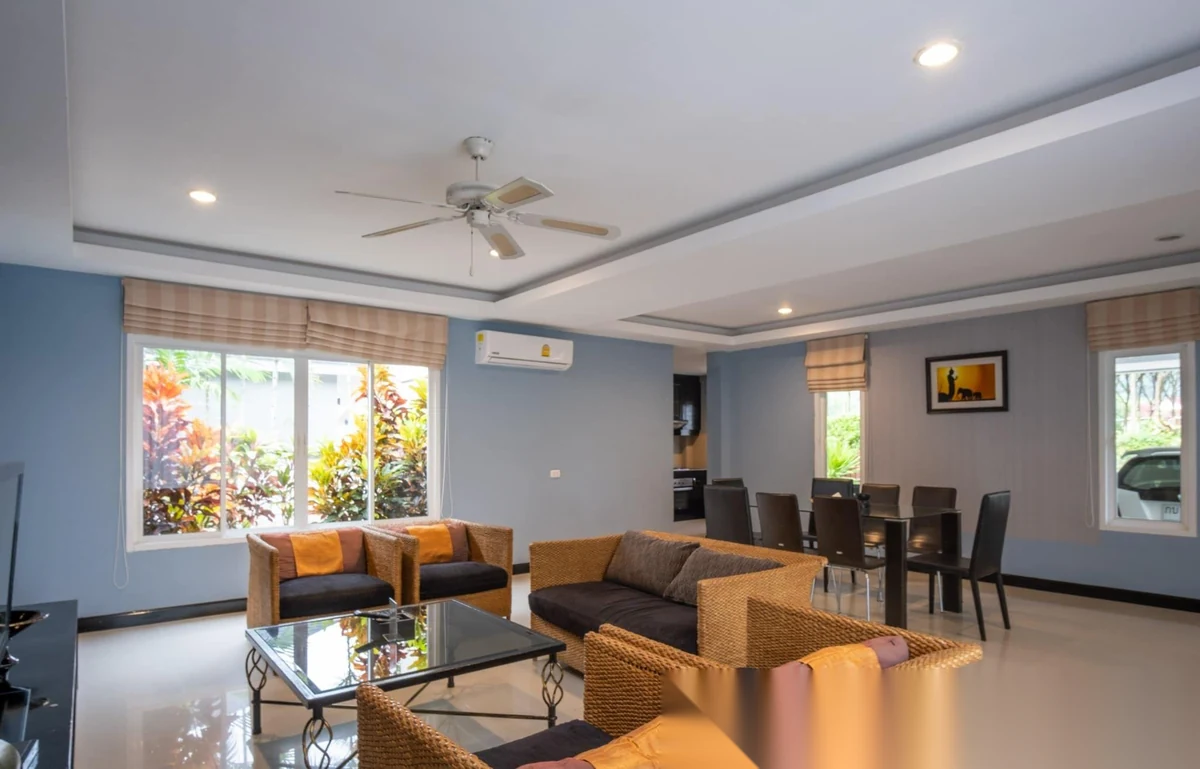 4 Bedroom Villa for rent at De Palm Pool Villa complex · Thep Krasattri · Lake View — photo 3