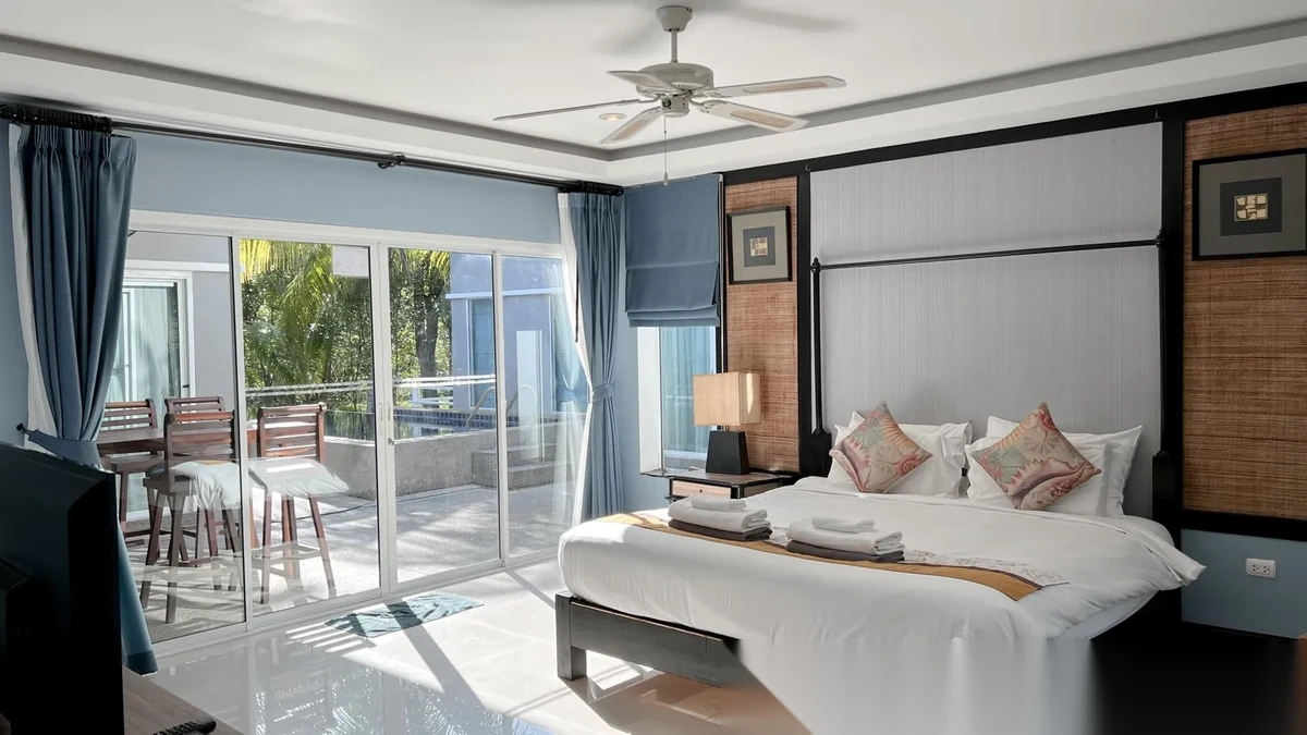 4 Bedroom Villa for rent at De Palm Pool Villa complex · Thep Krasattri · Lake View — photo 4