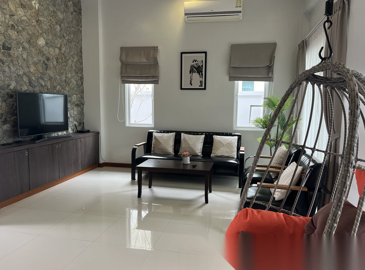 4 Bedroom House for rent at Ananda Lake View complex · Thep Krasattri · Pool View — photo 5