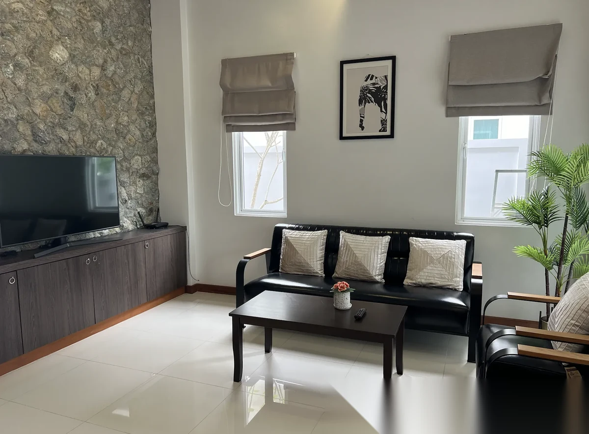 4 Bedroom House for rent at Ananda Lake View complex · Thep Krasattri · Pool View — photo 9