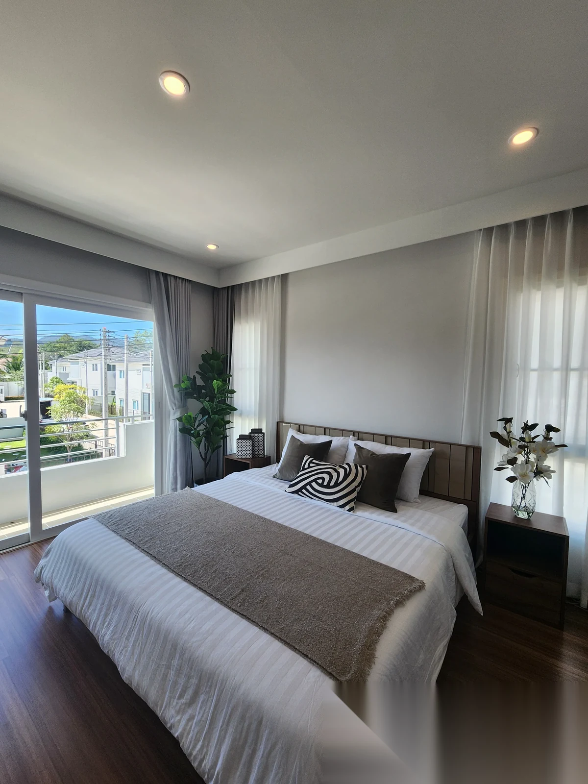 3 Bedroom House for rent at Supalai Palm Spring Banpon Phuket complex · Si Sunthon · Garden View — photo 8