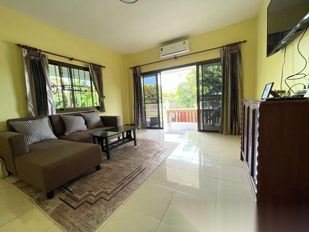 3 Bedroom House for rent at Baan Suan Neramit 5 complex · Si Sunthon · Garden View — photo 2