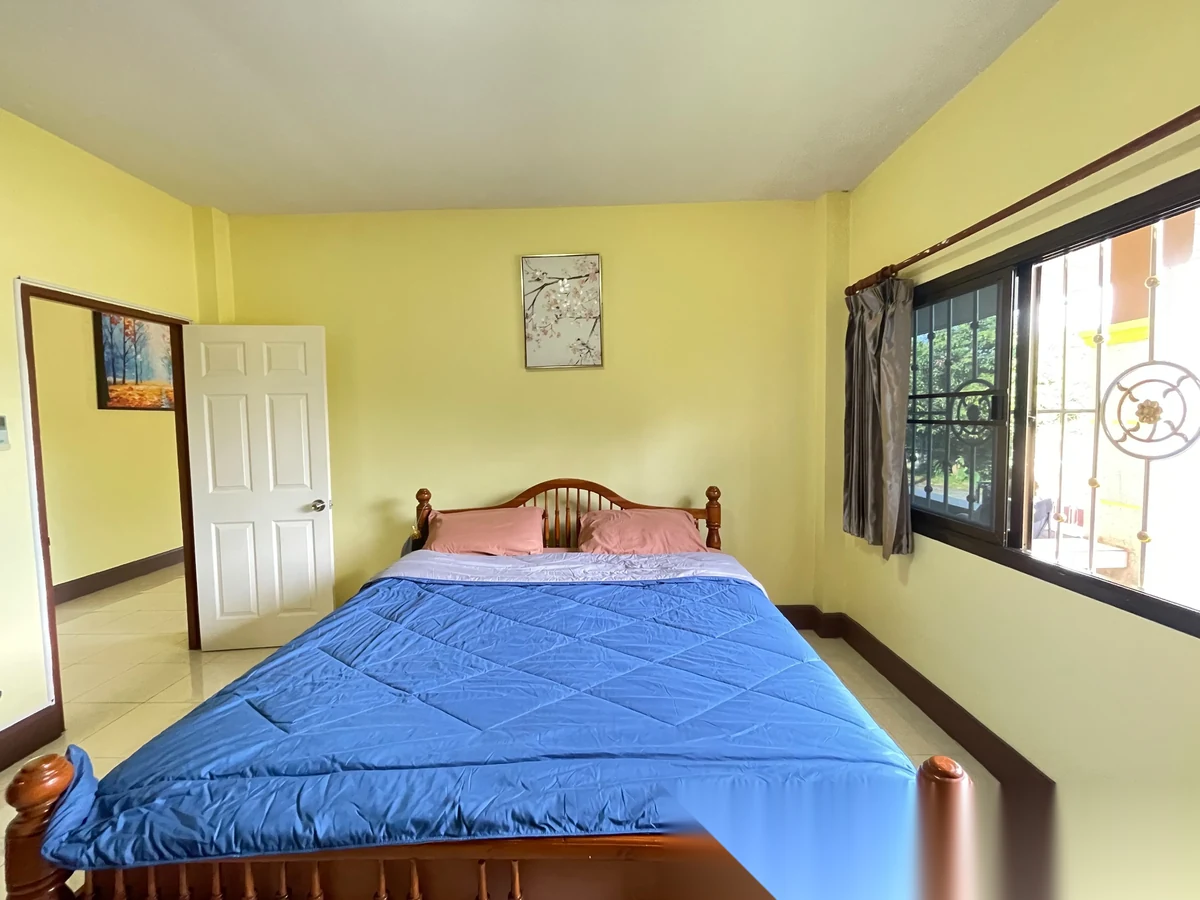 3 Bedroom House for rent at Baan Suan Neramit 5 complex · Si Sunthon · Garden View — photo 5