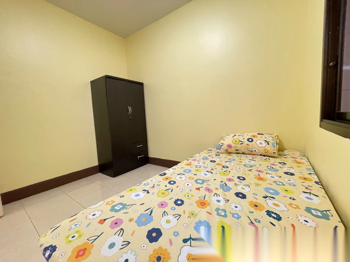 3 Bedroom House for rent at Baan Suan Neramit 5 complex · Si Sunthon · Garden View — photo 12