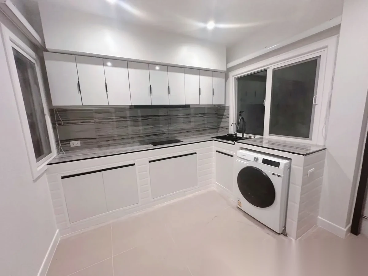 Дом 3BR в комплексе Supalai Bella Thalang Phuket · Теп Красаттри · Вид в сад — фото 2