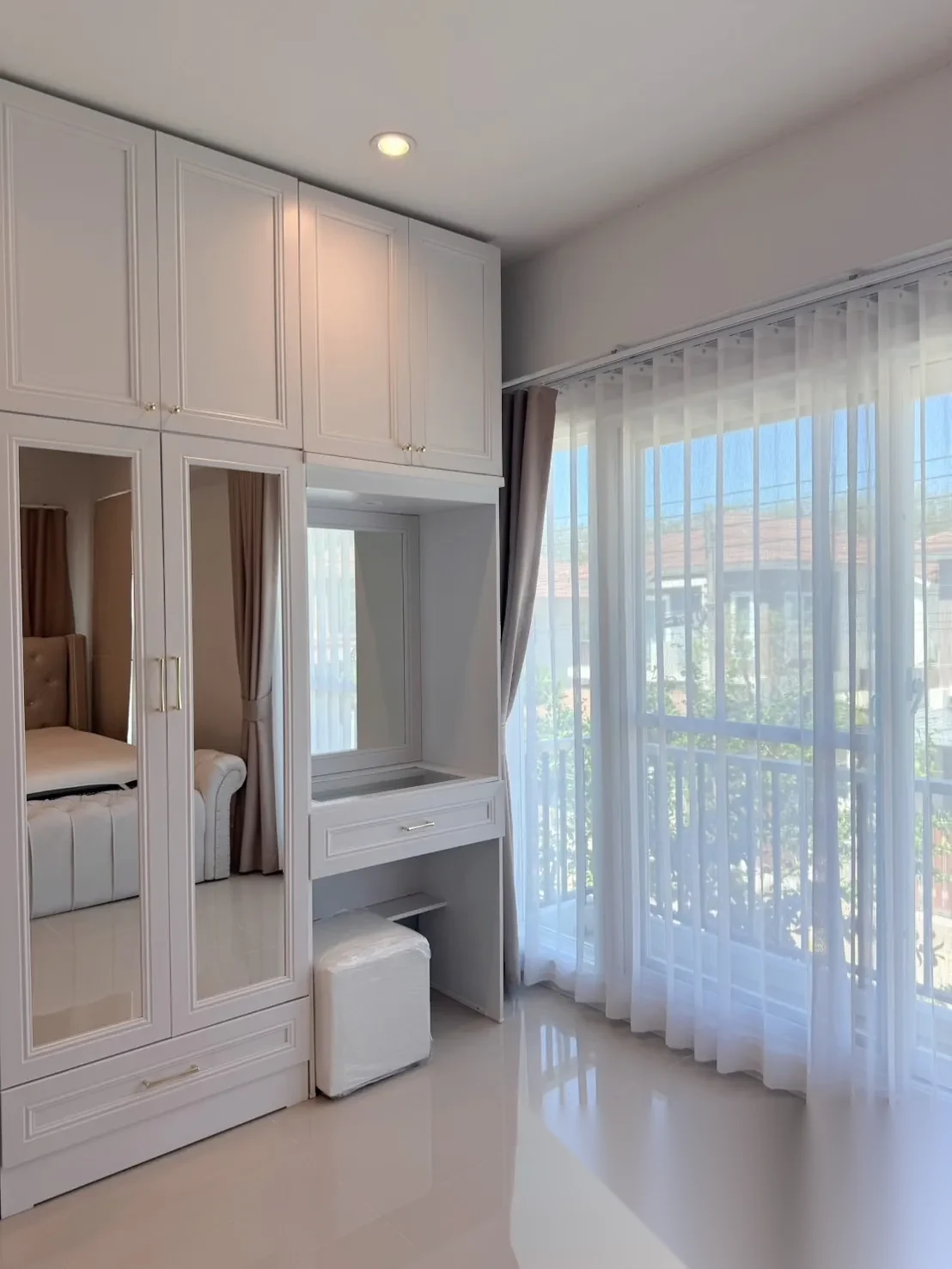 Дом 3BR в комплексе Supalai Bella Thalang Phuket · Теп Красаттри · Вид в сад — фото 8