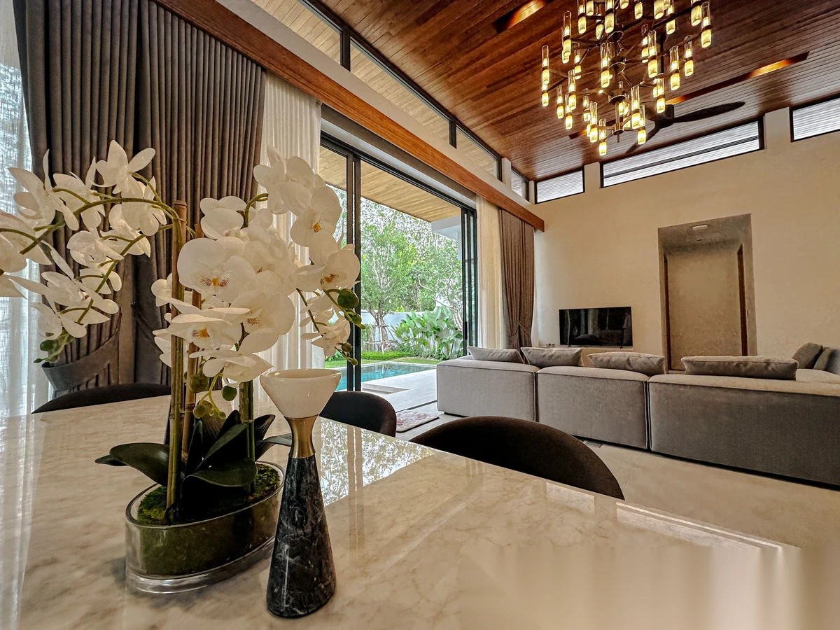 3 Bedroom Villa for rent at Botanica Modern Loft complex · Si Sunthon · Pool View — photo 2