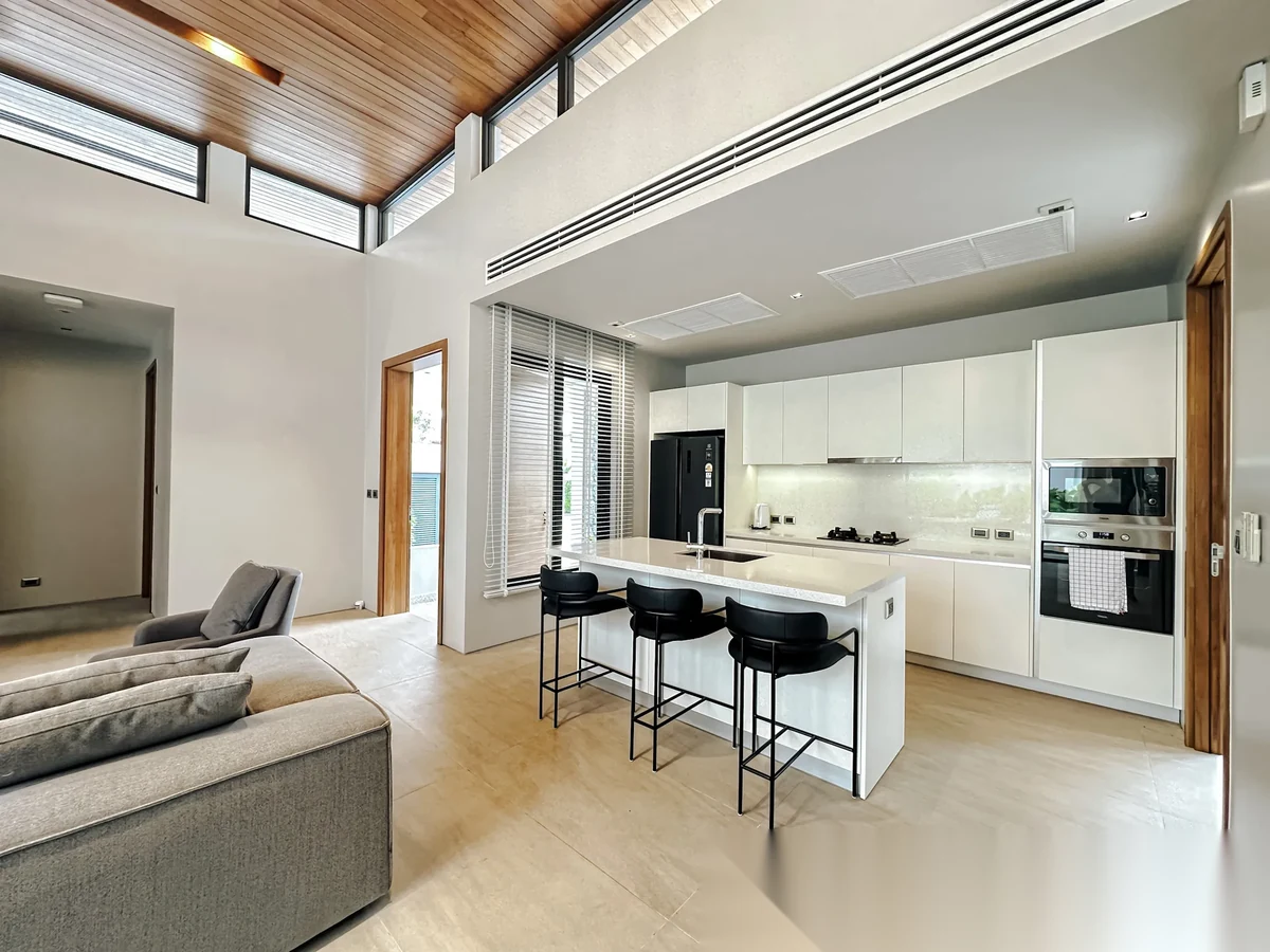 3 Bedroom Villa for rent at Botanica Modern Loft complex · Si Sunthon · Pool View — photo 5