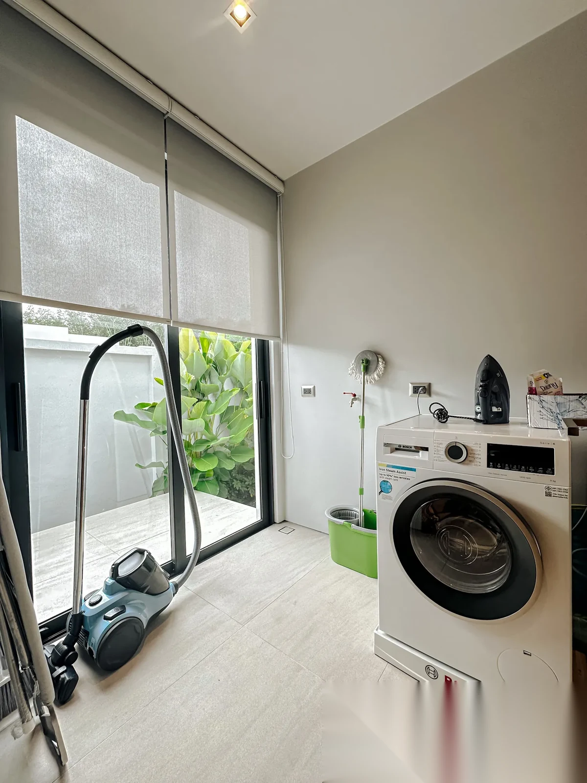 3 Bedroom Villa for rent at Botanica Modern Loft complex · Si Sunthon · Pool View — photo 7