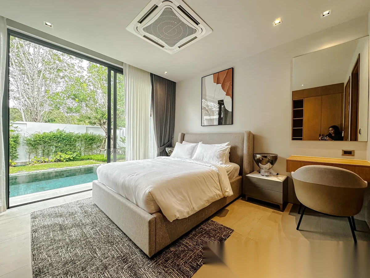 3 Bedroom Villa for rent at Botanica Modern Loft complex · Si Sunthon · Pool View — photo 10