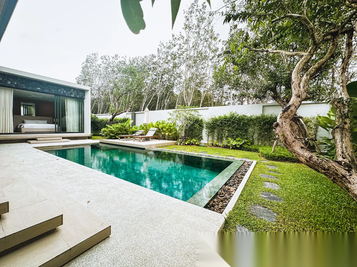 3 Bedroom Villa for rent at Botanica Modern Loft complex · Si Sunthon · Pool View — photo 11