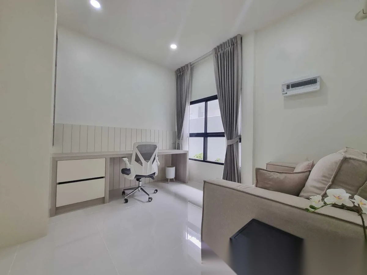 Дом 3BR в комплексе Ban Don Garden Home · Теп Красаттри · Вид в сад — фото 9