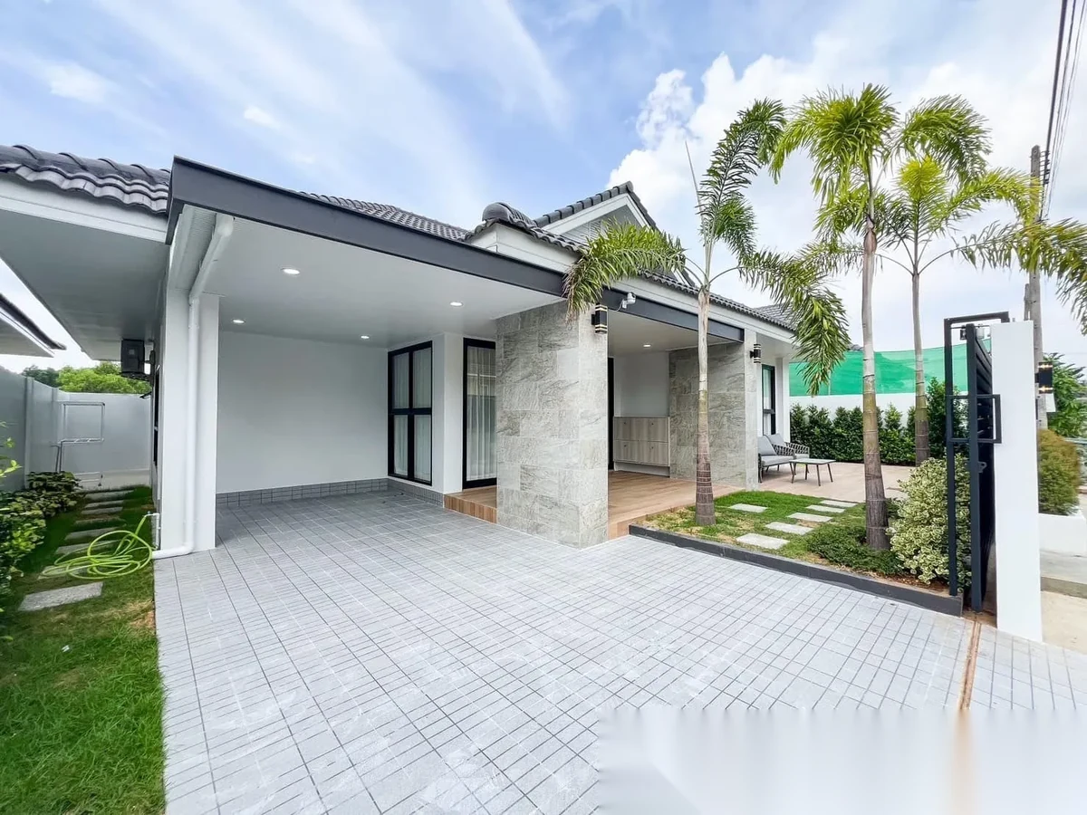 3 Bedroom House for rent at Ban Don Garden Home complex · Thep Krasattri · Garden View — photo 2