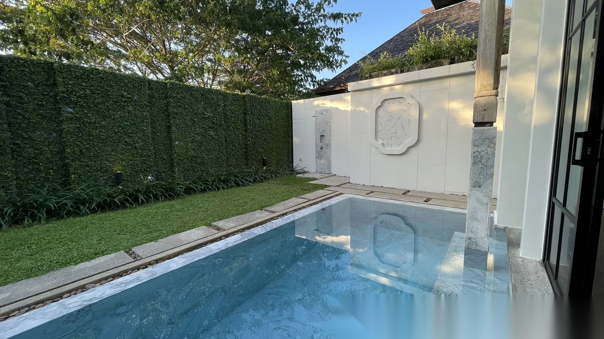 Вилла 2BR в комплексе Mono Luxury Villa Pasak · Си Сунтон · Вид на бассейн — фото 6