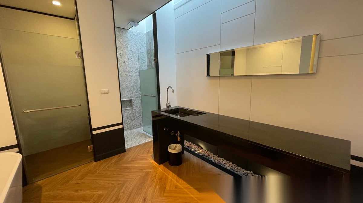 Вилла 2BR в комплексе Mono Luxury Villa Pasak · Си Сунтон · Вид на бассейн — фото 11