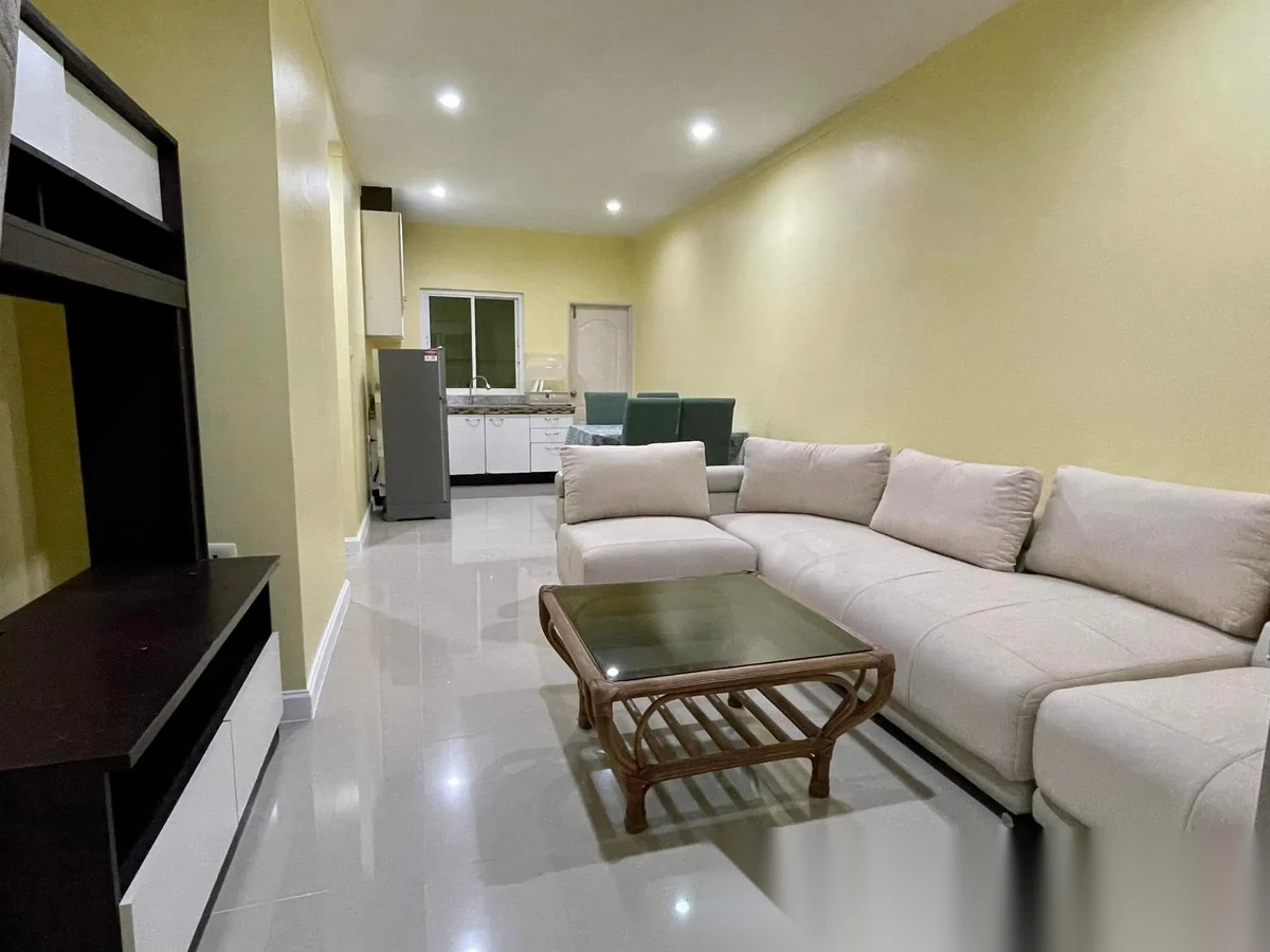 4 Bedroom Townhouse for rent at iLeaf Town 1 complex · Si Sunthon · Garden View — photo 2