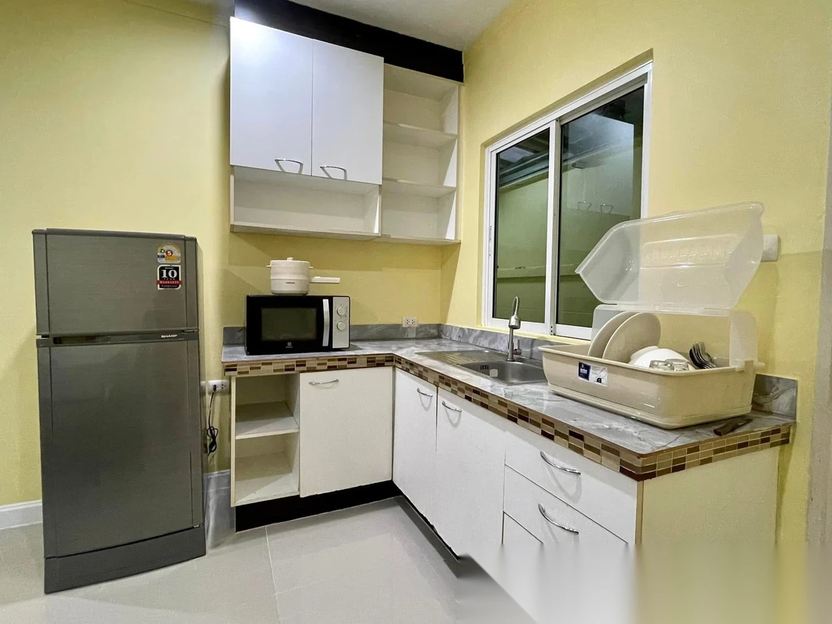 4 Bedroom Townhouse for rent at iLeaf Town 1 complex · Si Sunthon · Garden View — photo 4