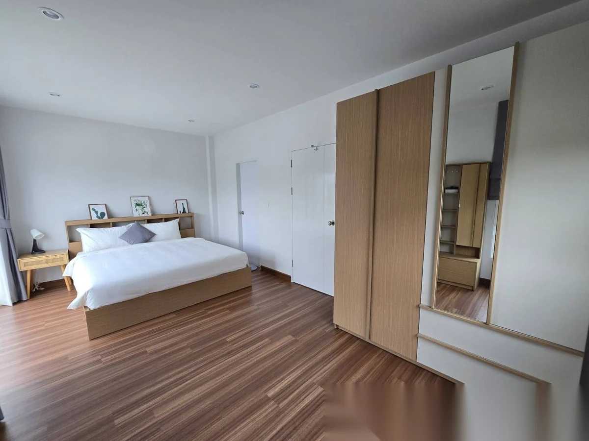 Дом 3BR в комплексе Supalai Primo Monument Phuket · Си Сунтон · Вид в сад — фото 10