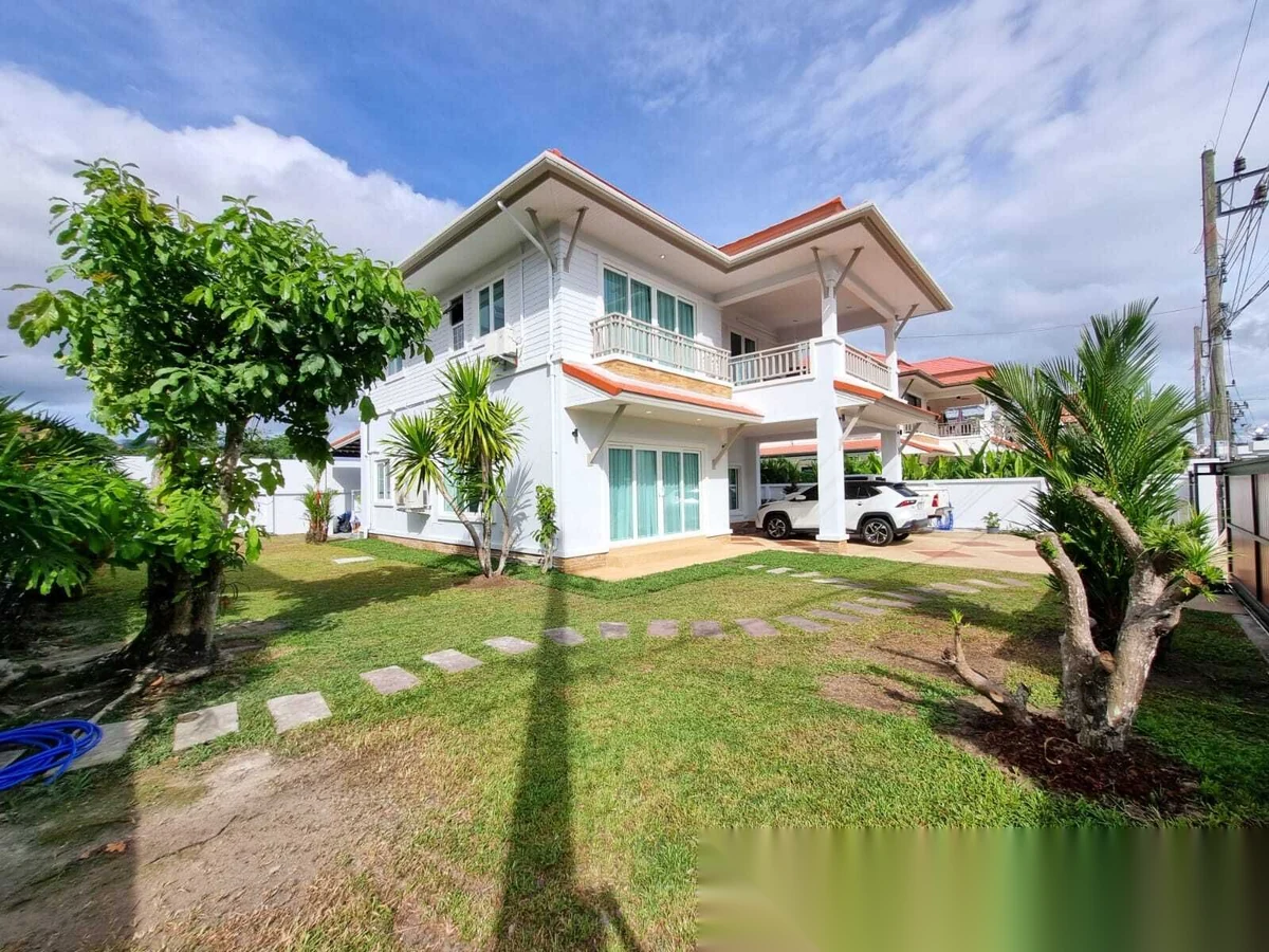 4 Bedroom House for rent at Permsap Villa complex · Si Sunthon · Garden View — photo 3